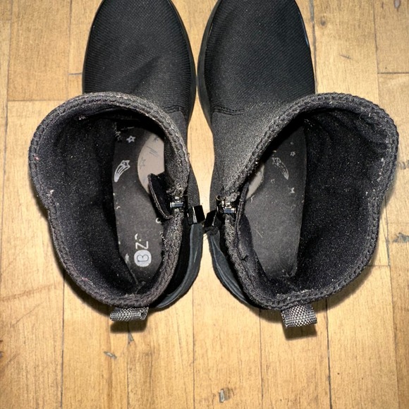 Bzees Mojo Ankle Boots Womens Size 8.5 Black Comfortable Arch Support Side Zip - Picture 11 of 11